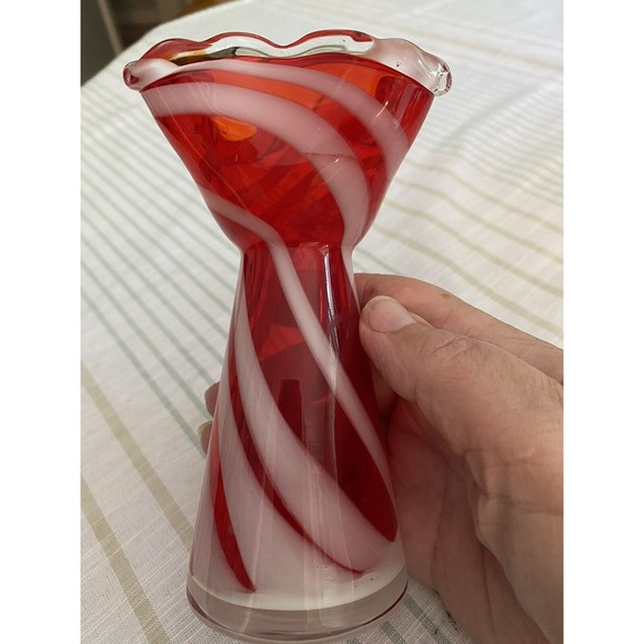 Brinn’s Accents Vintage Brinns Pittsburgh Art Glass Hand Blown Vase